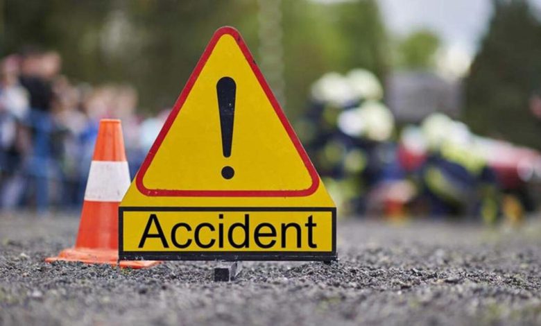 Horrible road accident in Sidhi district, young man dies - brother and sister injured