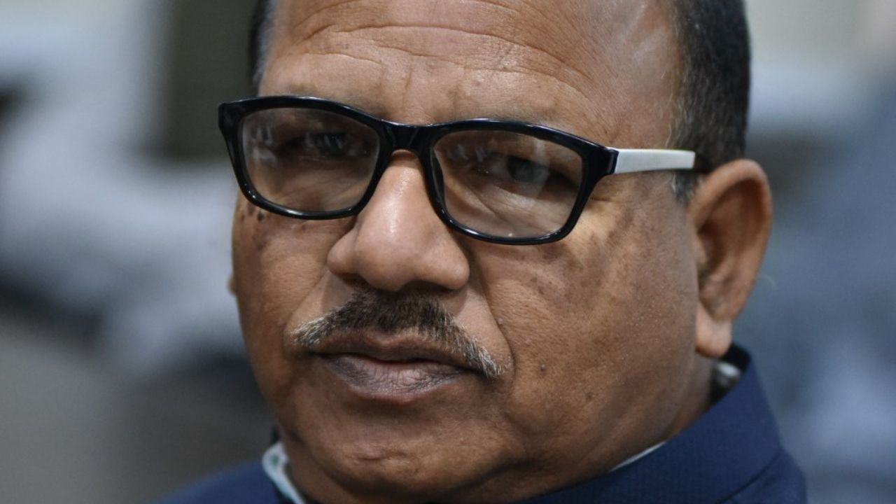 It is mandatory for traders doing business in urban areas to obtain trade license